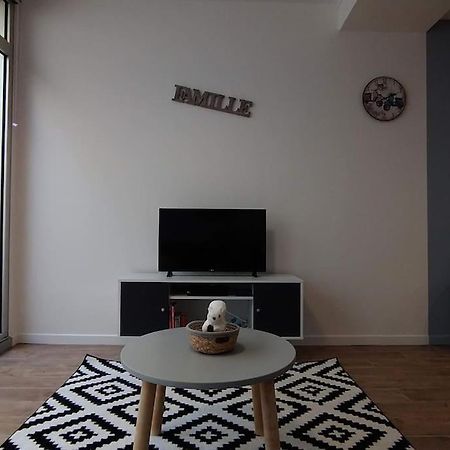 Maison De Ville En Plein Coeur De Jonzac Bagian luar foto